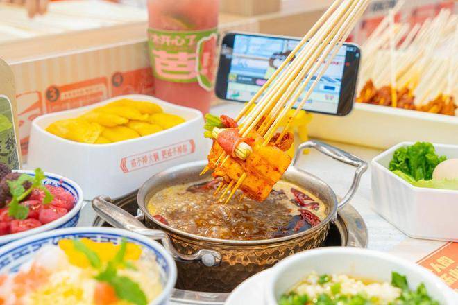 锅底5元起，人均只要50元！大斌家要做“串串火锅界的萨莉亚”！