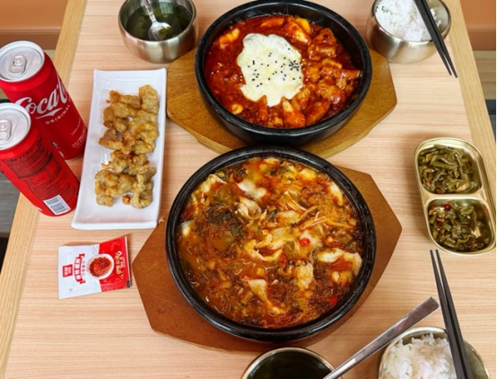 全链路数智升级:从前端POS到后端协同,米村拌饭×睿食拓共创中式快餐出海标杆